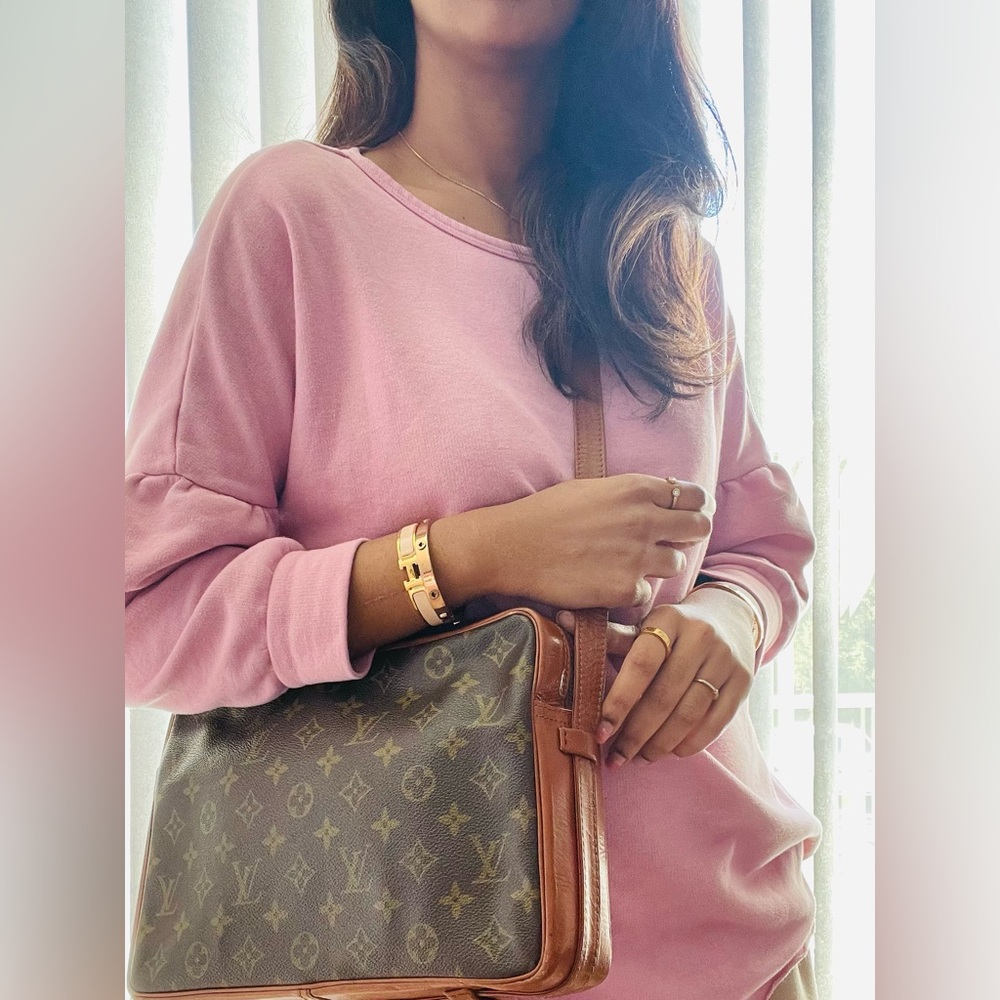 Louis Vuitton Monogram Sac Bandouliere - Picture 2 of 12